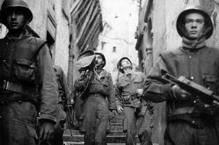 French army patrouille in the Algiers kasbah / Photo HH