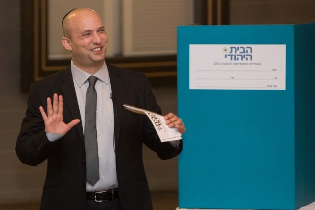 JERUSALEM, Jan. 14, 2014 -- Israeli Economy Minister and the leader of the Jewish Home party Naftali Bennett attends the party's preliminary elections in Jerusalem, (Xinhua/JINI)