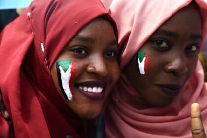 الثورة السودانية أنثى