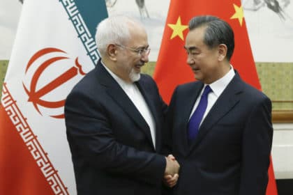 العقوبات الأمريكية على إيران تدعم نفوذ الصين عالمياً