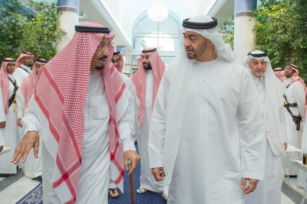 الملك السعودي سلمان بن عبد العزيز آل سعود يتحدث إلى الشيخ محمد بن زايد آل نهيان حول قطع العلاقات الدبلوماسية مع قطر